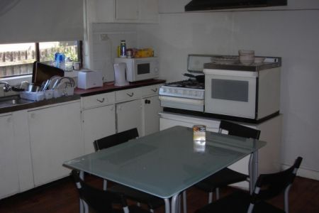 Brunswick West 4室1厅房子整组1750每月Local房东