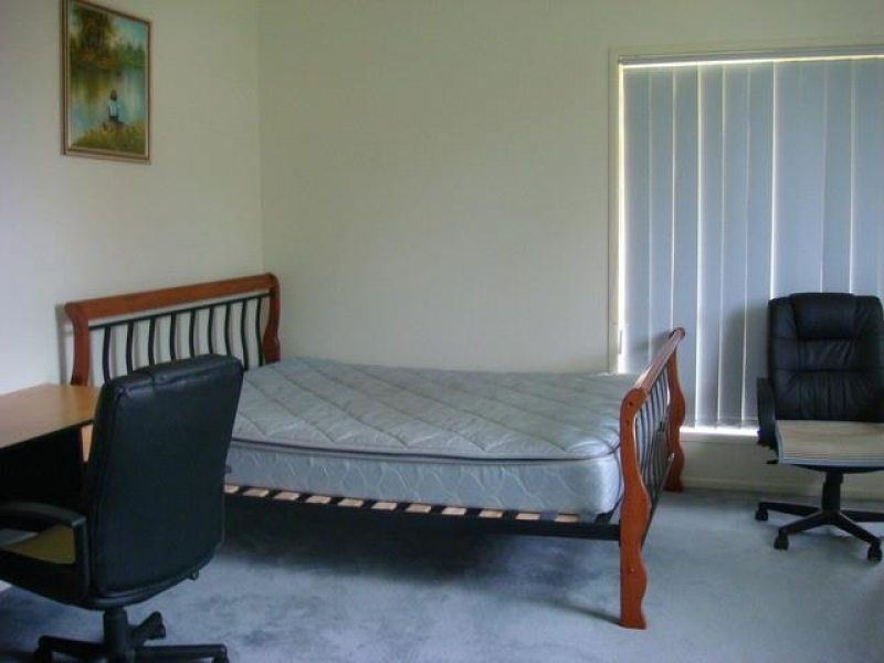 SUNNYBANK MASTER ROOM FOR RENT