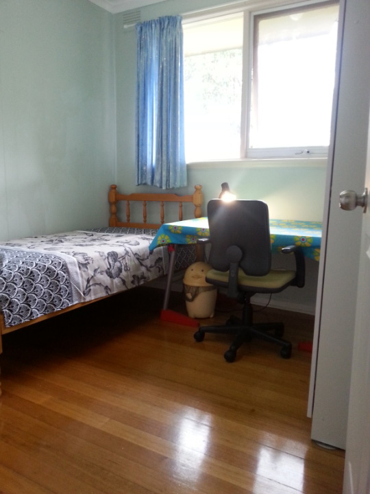 GLEN WAVERLEY 分租,近学校,车站,购物中心 GLEN WAVERLEY 分租,近学校,车站,购物中心
