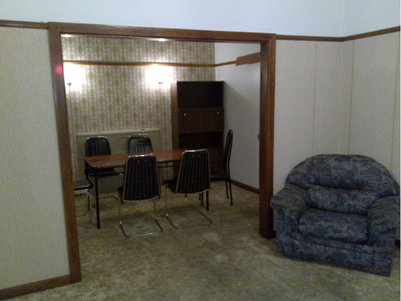 离boxhill两个火车站，3分钟步行坐车，大房出租($500包／月包水电煤)