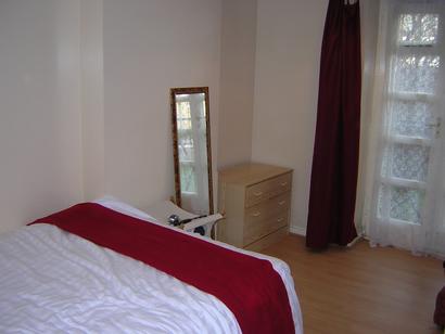 1min to station lovely double room f/furnished