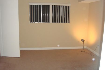 2 Bedrooms 2 Bathrooms are available to share
